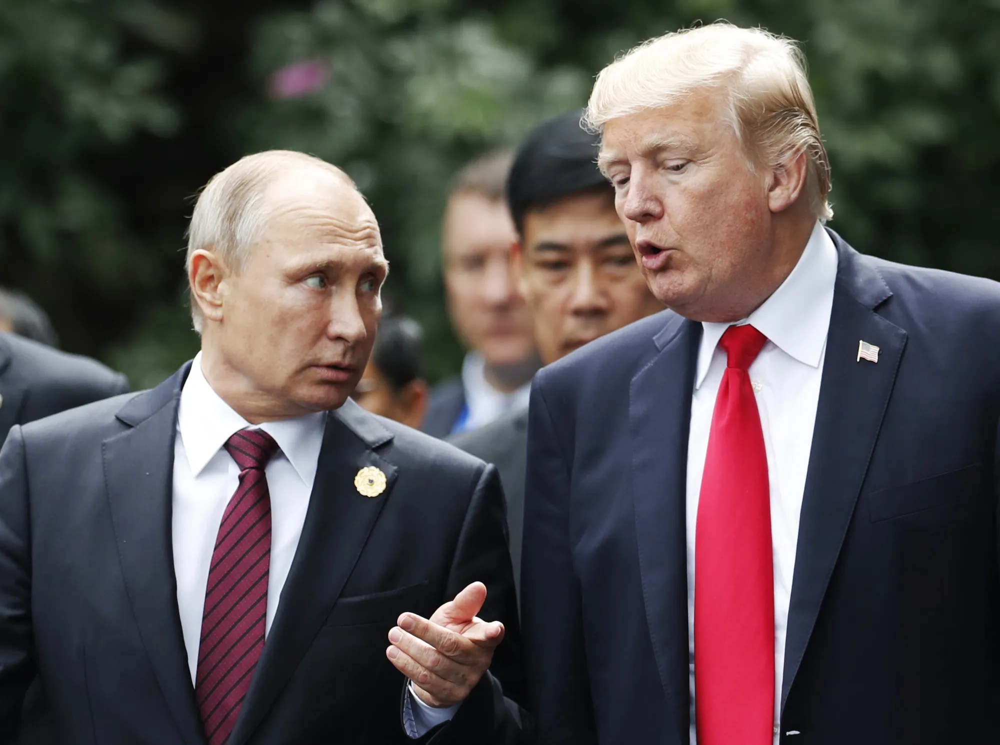 Gold & Oil Steady Amid Fed, Tariff, and Putin–Trump Talks
